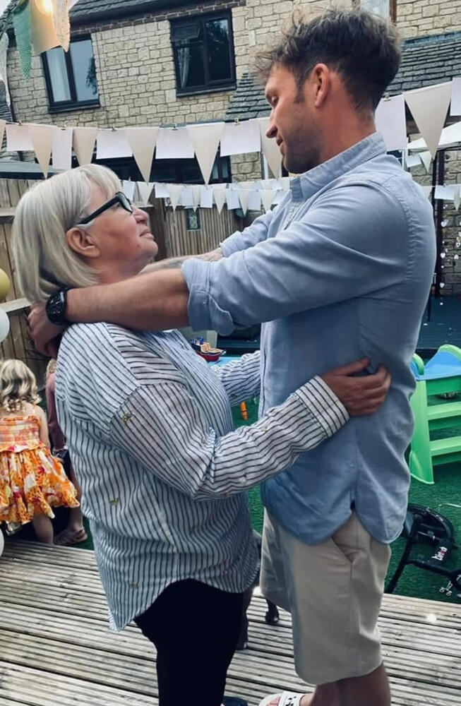 Roedd nain Carl yn golygu cymaint iddo. Llun: Carl Thompson