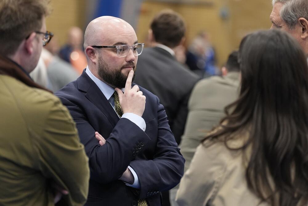 Llŷr Powell