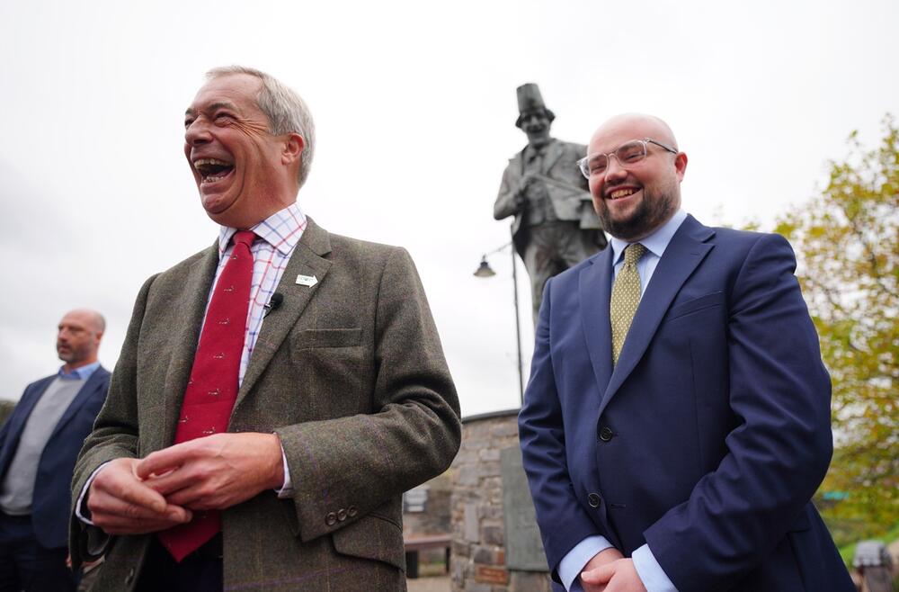 Nigel Farage a Llyr Powell