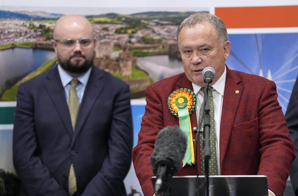 Llyr Powell a Lindsay Whittle