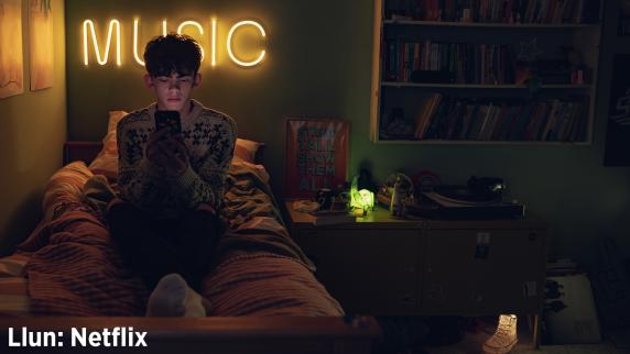 Heartstopper 2 - Llun Netflix.jpg