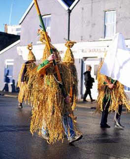 Hela'r dryw yn Swydd Kerry